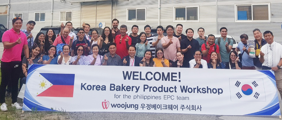 Particpants in USW's Korea Bakery Workshop pose for a group photo. The purpose of the workshop was to introduce Filipino bakers and millers to foods that could be made with U.S. wheat in the Philippines.