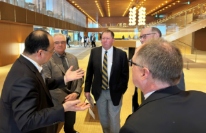 USW Country Director Rick Nakano discusses Japan's milling and baking industry to members of the 2023 USW North Asia Board Team.