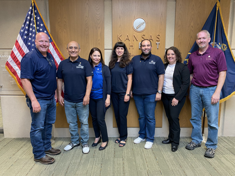 Photo shows participants in a USW-sponsored trade team of Mexican flour millers with USW and Kansas Wheat representatives at the IGP Institute.